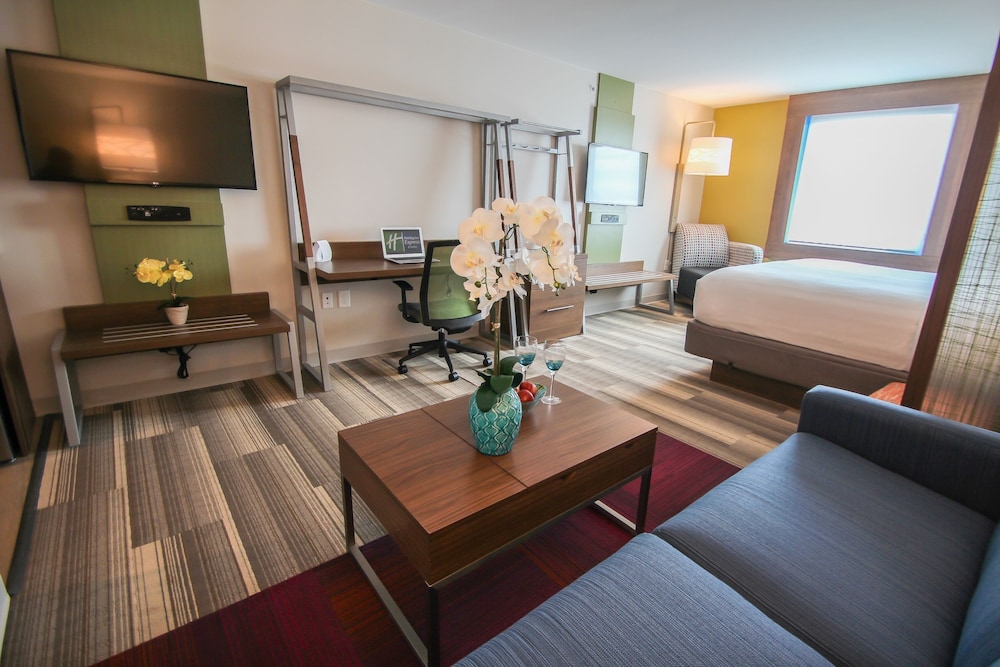 Holiday Inn Express & Suites Miami Airport East by IHG - photo 18