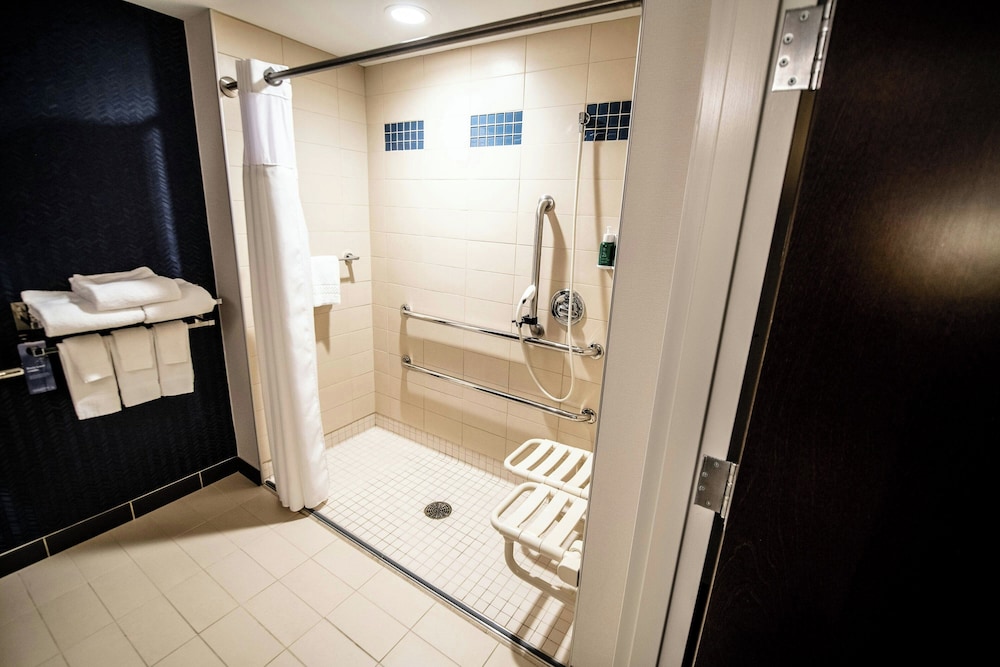Fairfield Inn & Suites by Marriott Washington Casino Area - photo 36