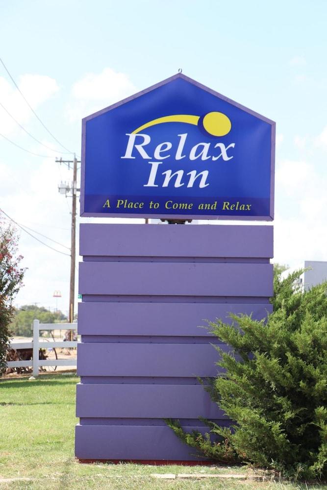 Relax Inn Mineral Wells - photo 3