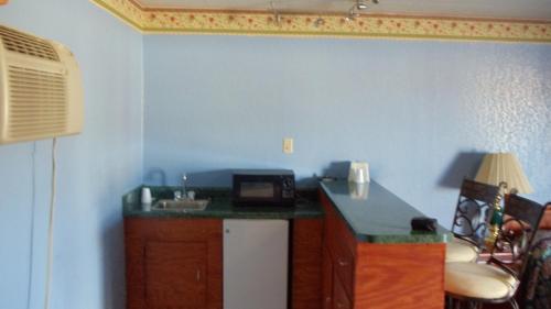 Eastwood Motel - photo 8