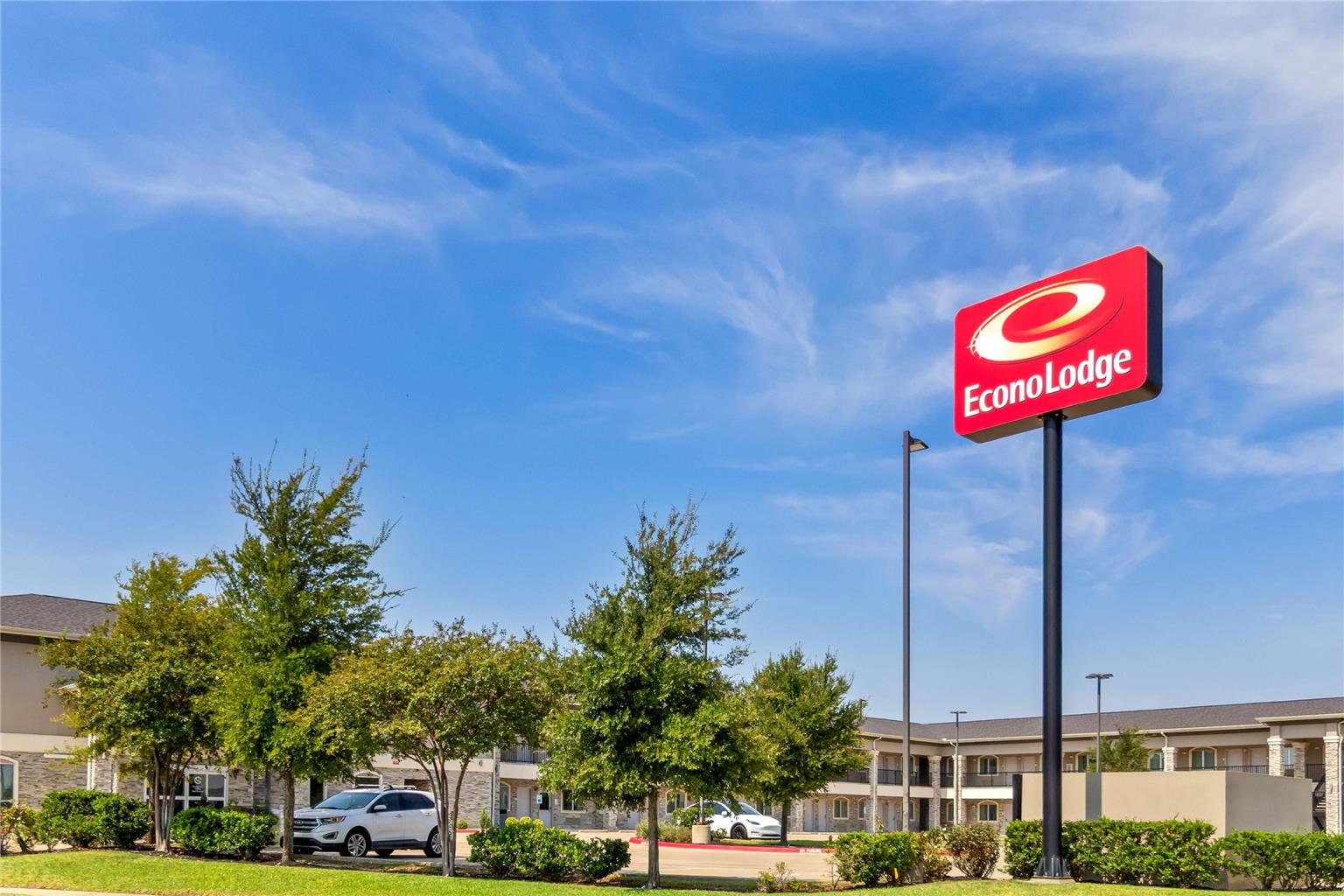 Econo Lodge Bryan TX - carbon neutral hotel in Bryan