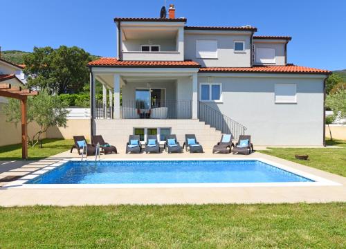 Villa Amber Yourcroatiaholiday — 4-Star Luxury Hotel in Drenje, Croatia
