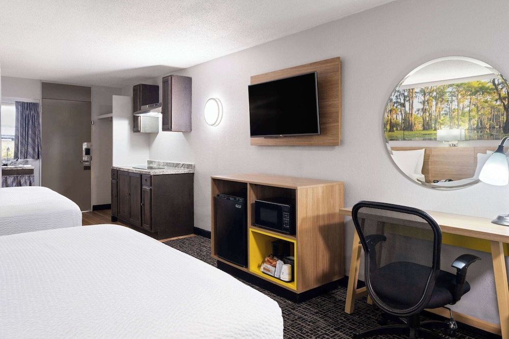 Days Inn by Wyndham Salisbury NC - photo 8