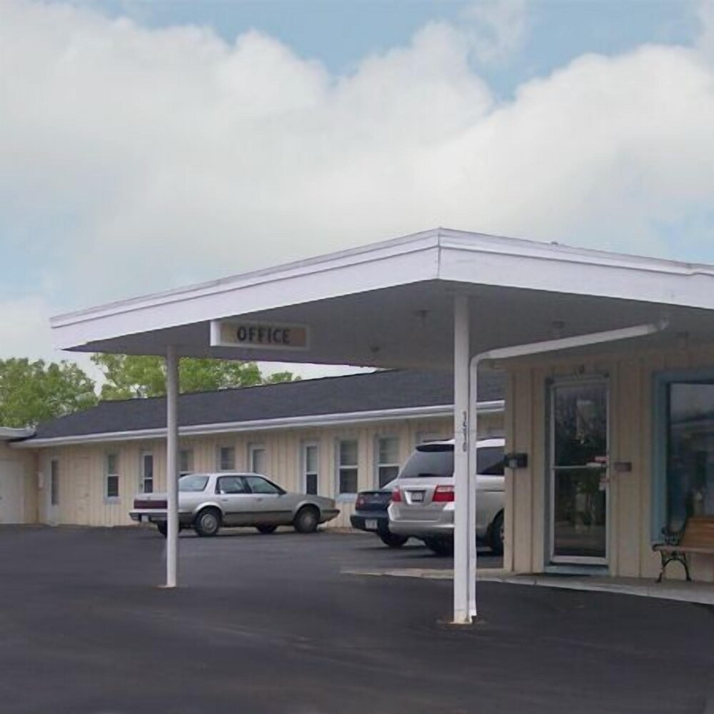 Grand View Motel Beaver Dam - photo 29