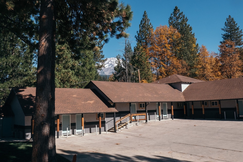 Loge Mt. Shasta - photo 34