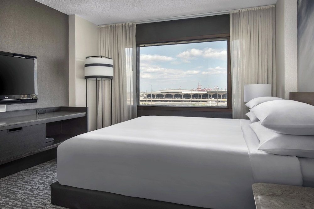 Newark Liberty International Airport Marriott - photo 8