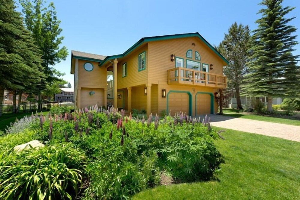 2232 White Sands — South Lake Tahoe