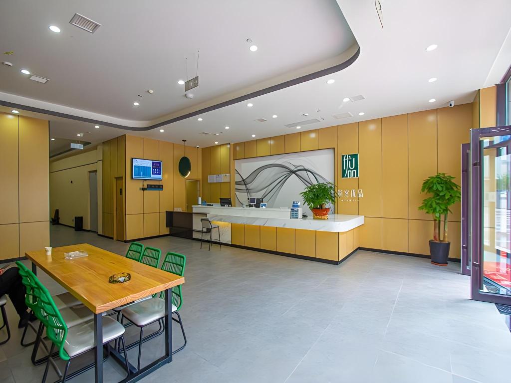 UP AND IN Hotel Gansu Tianshui Maiji District Railway Station in Tianshui, People's Republic of China