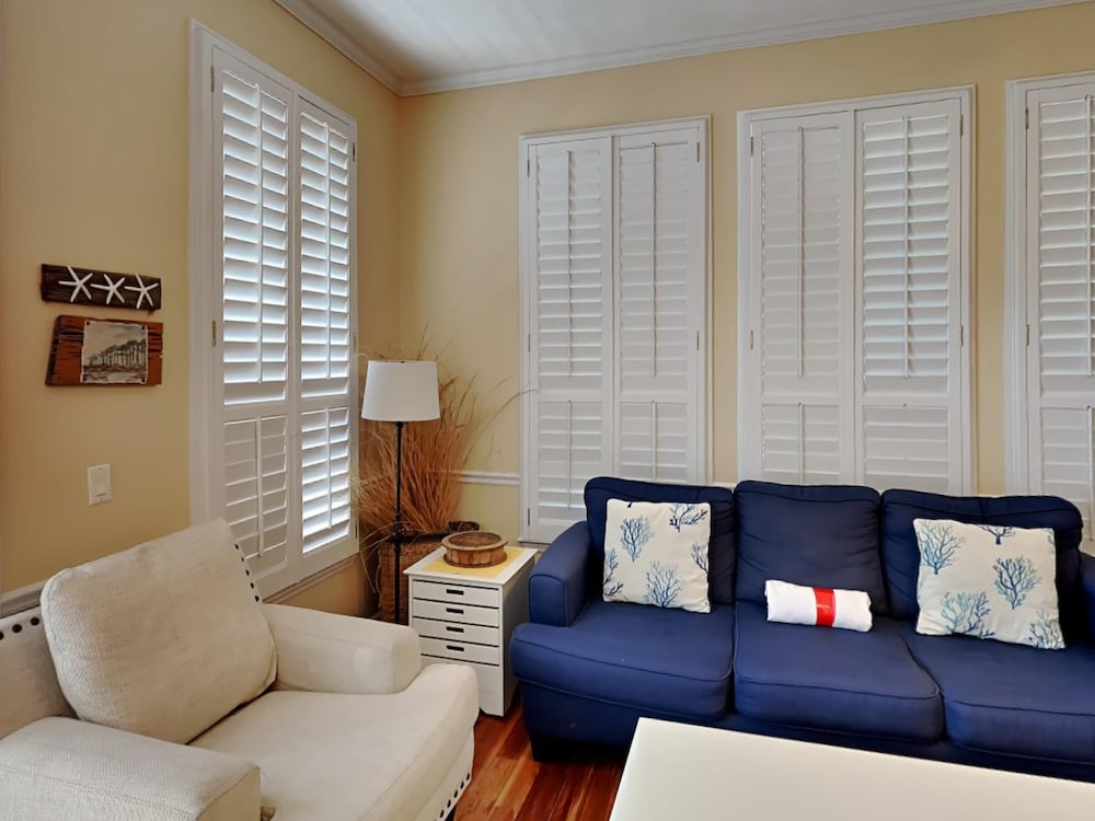 Camellia House - photo 12