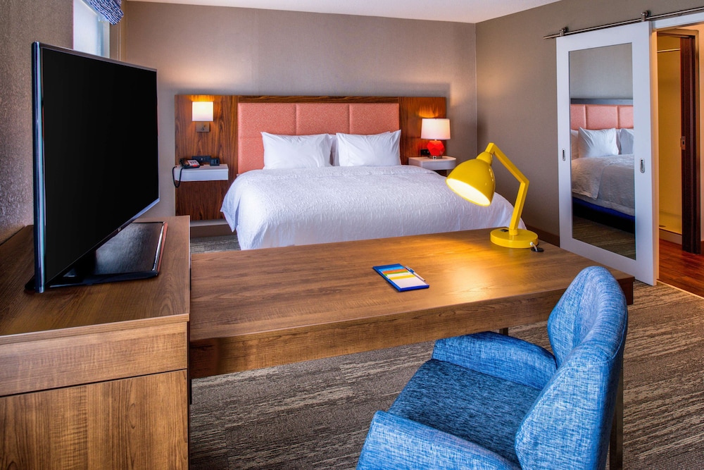 Hampton Inn & Suites Wixom - photo 21