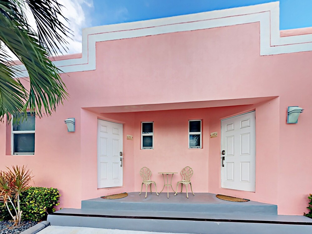 Art Deco Beach Bungalows by RedAwning - photo 33