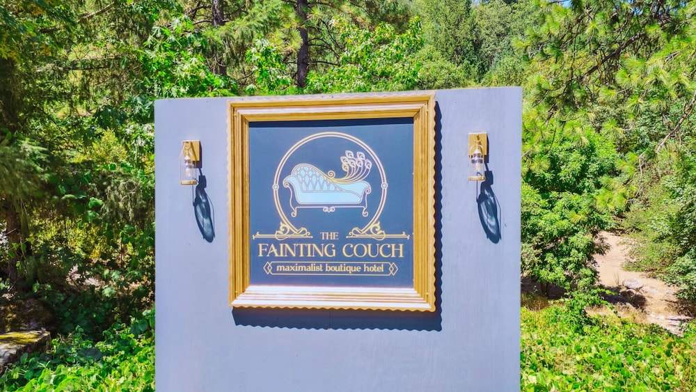 The Fainting Couch Boutique Hotel — Cobb
