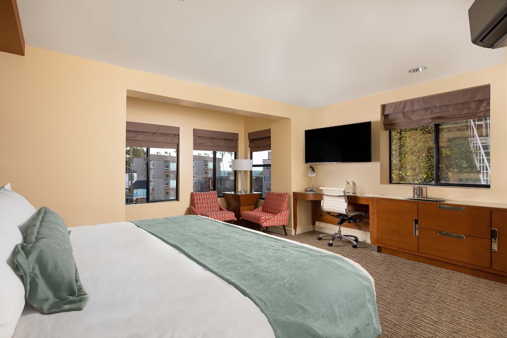 Cormorant Boutique Hotel - photo 10
