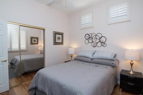 1st Flr Enclosed Patio Mercado Shops Walkable in Scottsdale, United States