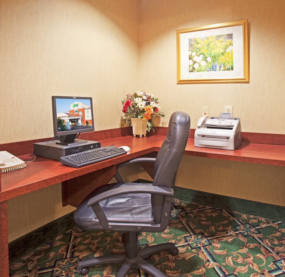 Holiday Inn Express & Suites Lenoir Cty by IHG - photo 30