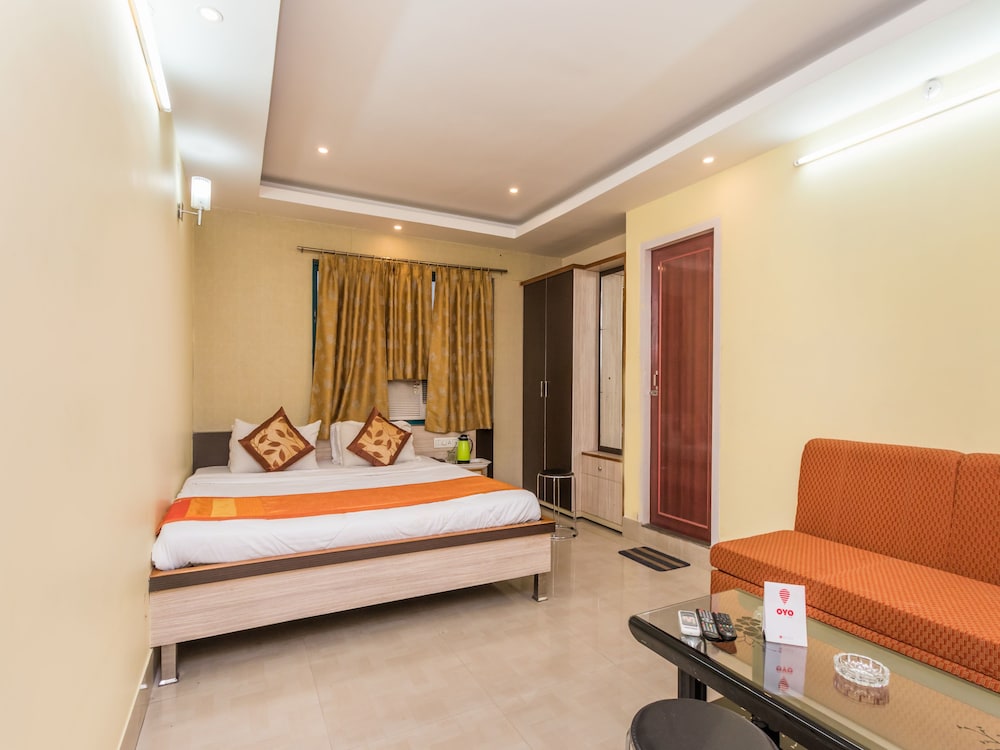 OYO 3733 near Hong Kong Market in Siliguri, India