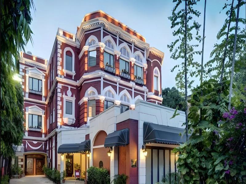 The Astor — 4-Star Luxury Hotel in Kolkata, India