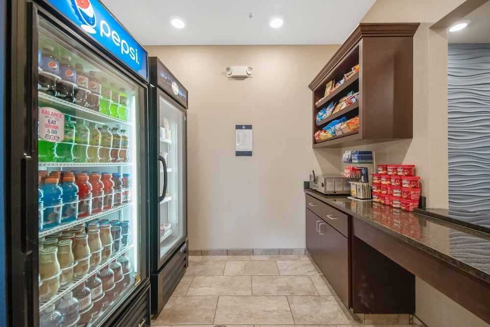 Cobblestone Hotel & Suites Austin - photo 46