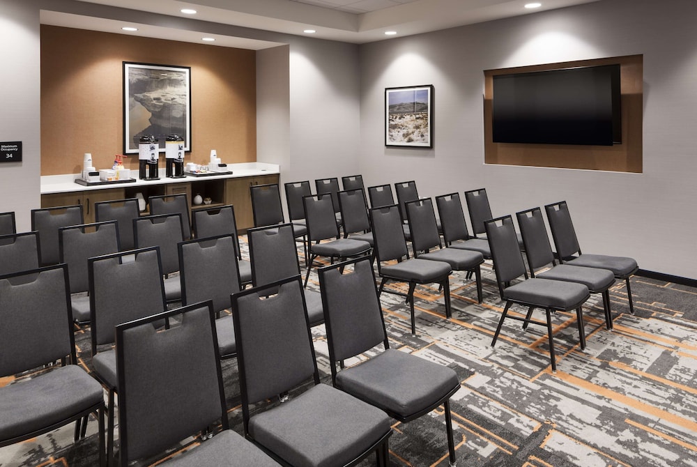 Hampton Inn & Suites Phoenix Downtown - photo 37