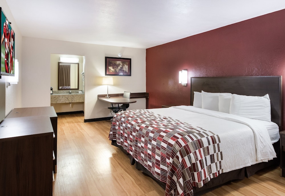 Red Roof Inn & Suites Commerce Athens - featured photo