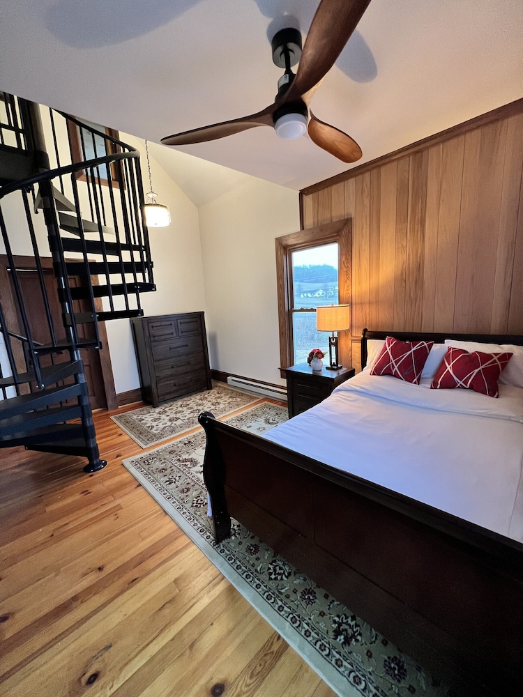 Monterey Inn - photo 16