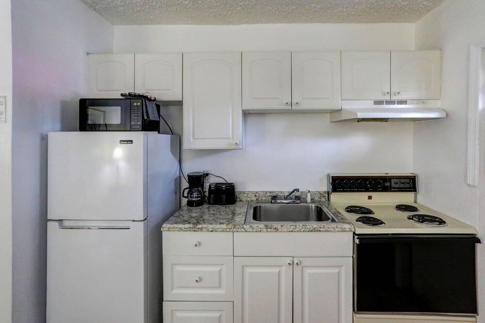 Richard's Motel - photo 48