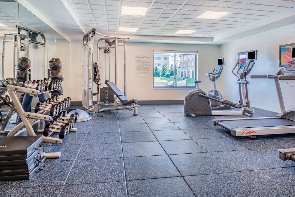 Holiday Inn Express Hotel & Suites Bismarck by IHG - photo 15