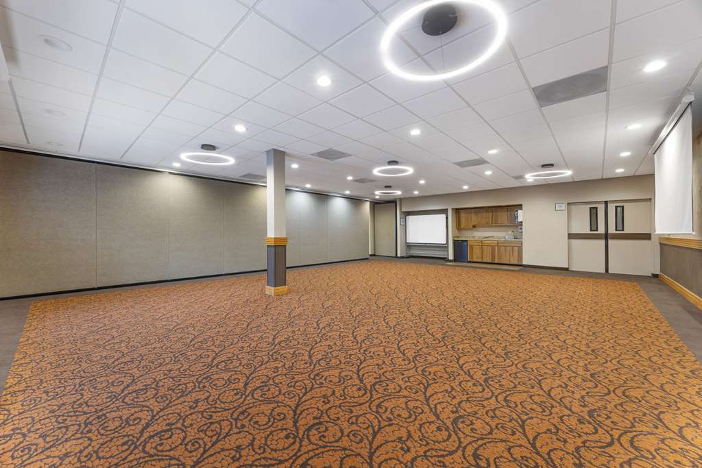 Best Western Plus Mill Creek Inn - photo 9