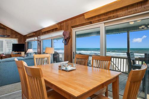 A Pirate's Paradise by Oak Island Accommodations - photo 37