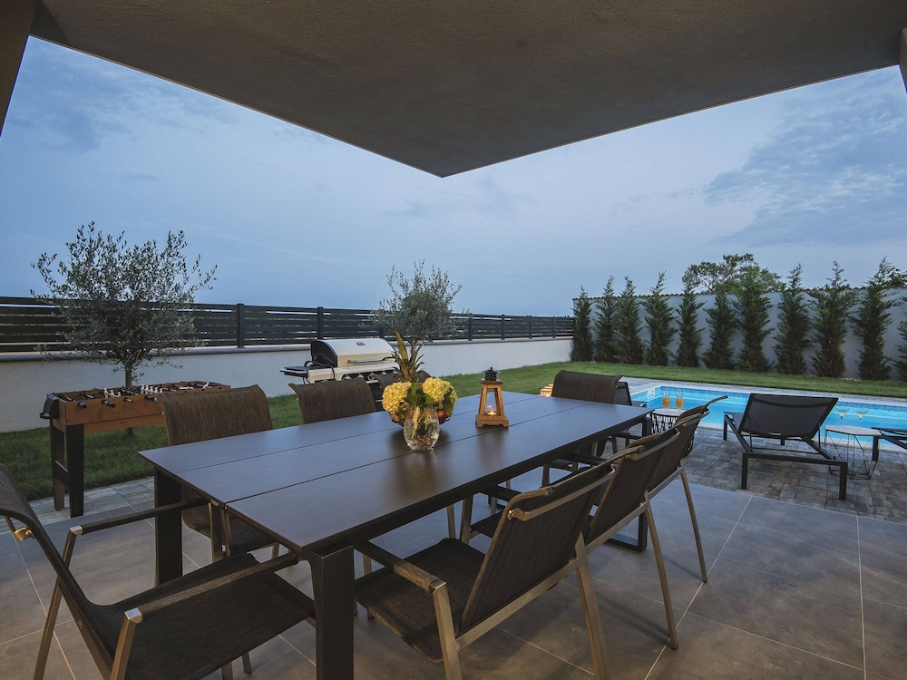 Apartment in Croatia near Scenic Coastline — 4-Star Luxury Hotel in Pula, Croatia