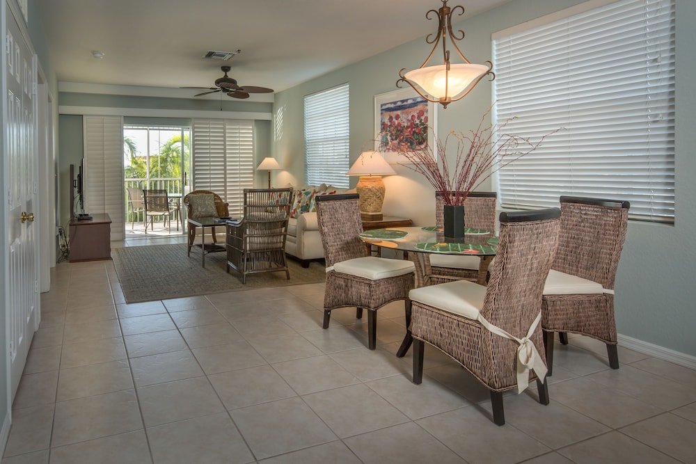 Olde Marco Island Inn and Suites - photo 10