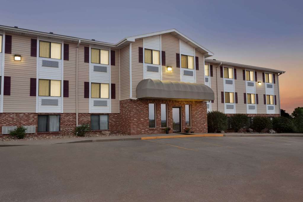 Travelodge by Wyndham Jefferson City - photo 2
