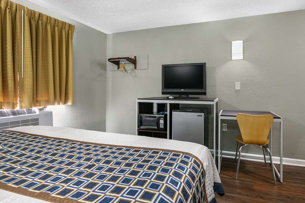 Rodeway Inn Bristol near Sesame Place - photo 14