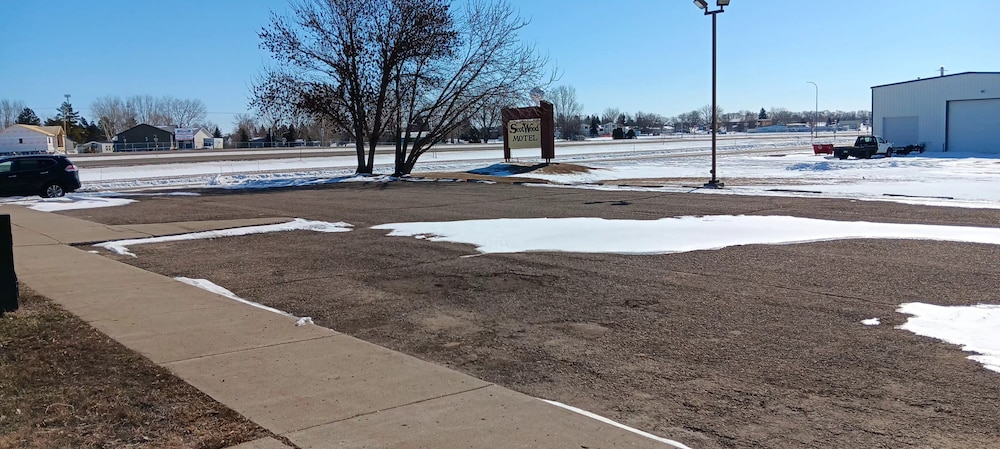 Scotwood Motel by OYO Washburn ND - photo 32