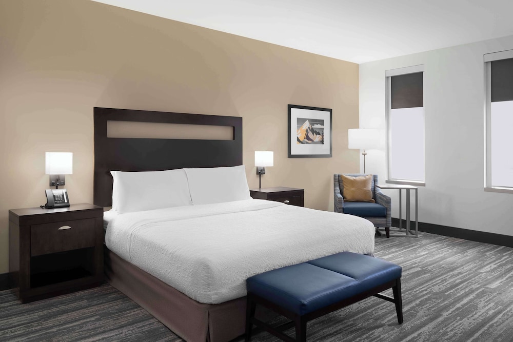 Hampton Inn & Suites Denver Downtown Convention Center - photo 10