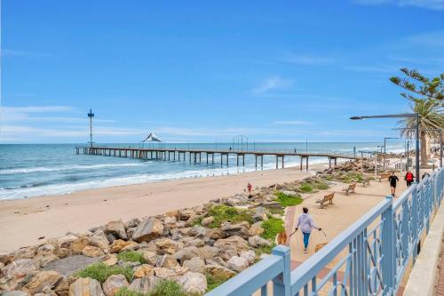 Brightly Beachside Where Jetty Rd meets the Ocean — Adelaide — photo 5