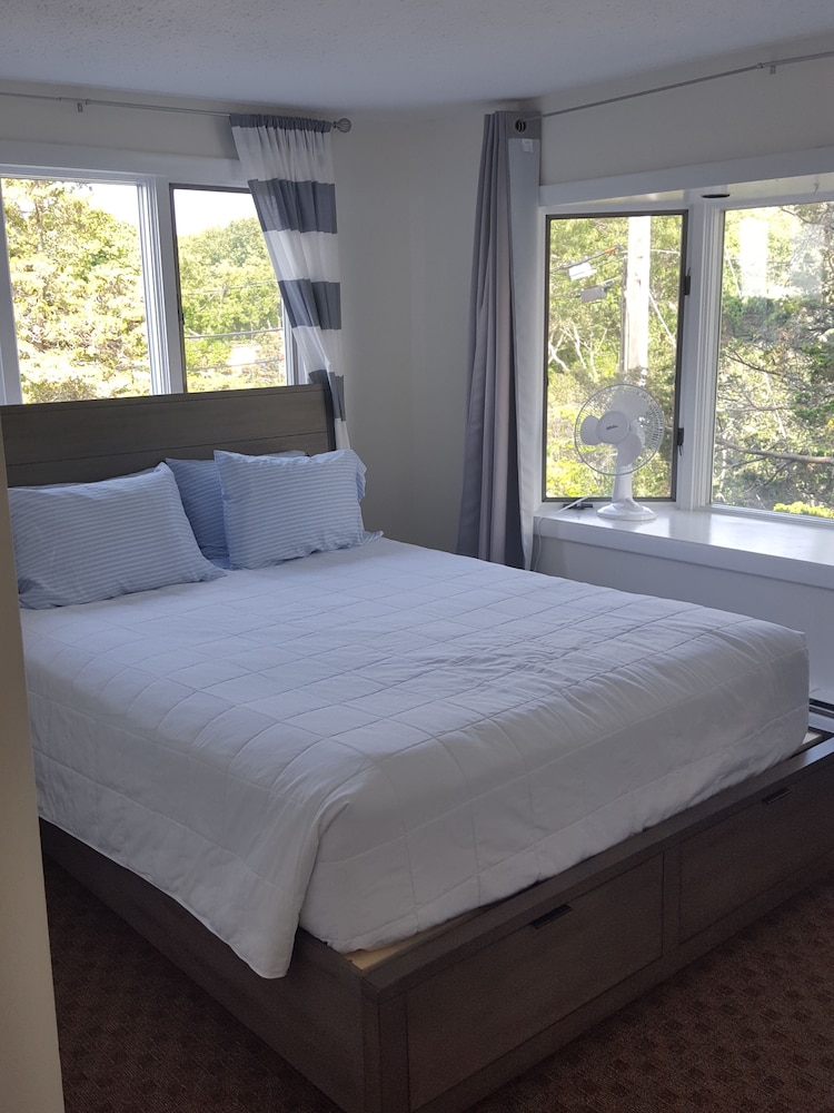 Seaglass Inn & Spa - photo 9
