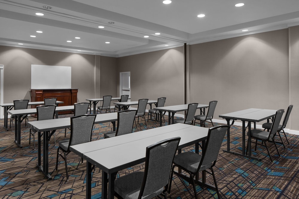 Residence Inn by Marriott Fort Worth Cultural District - photo 33