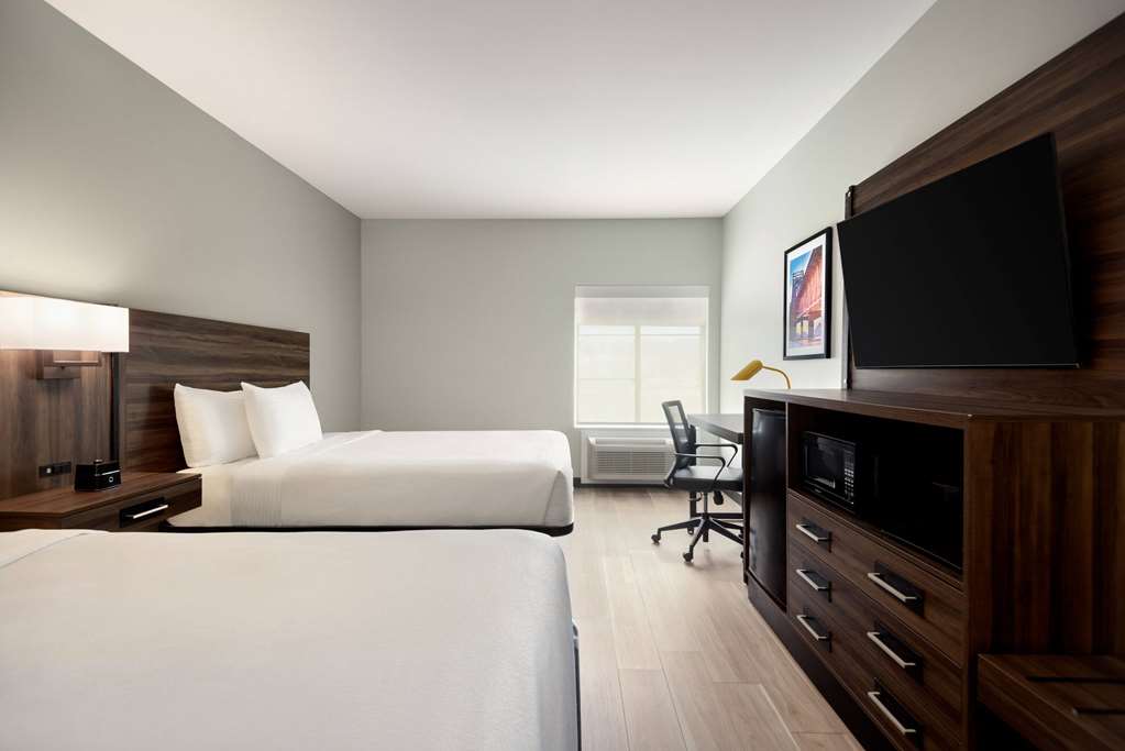 La Quinta Inn & Suites by Wyndham Gonzales LA - photo 32
