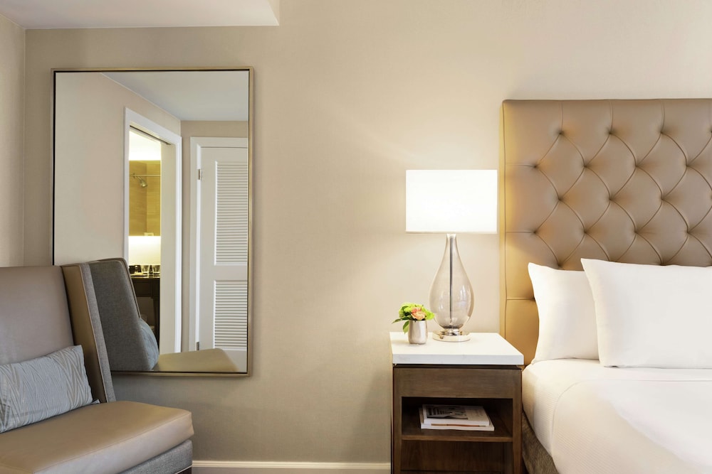 Hilton New Orleans St. Charles Avenue - photo 20