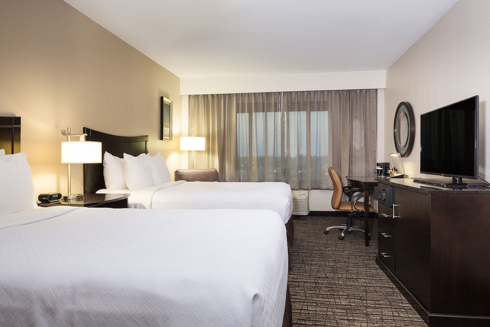 Crowne Plaza Memphis Downtown by IHG - photo 8