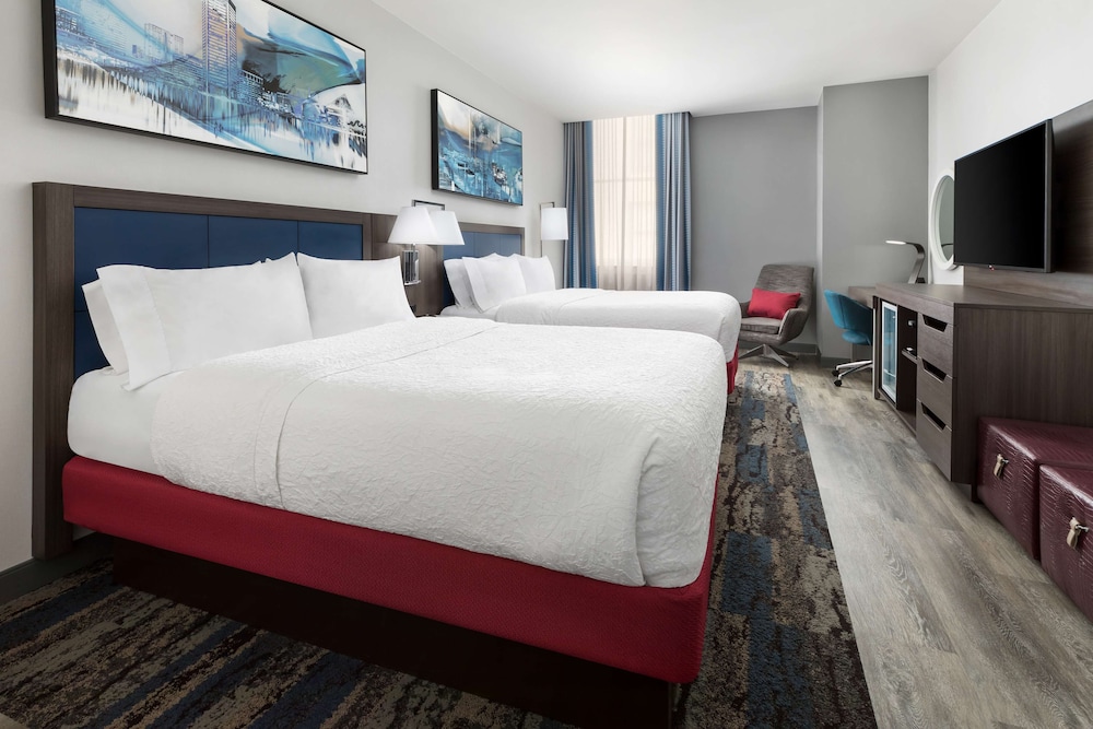 Hampton Inn & Suites Baltimore Inner Harbor - photo 19