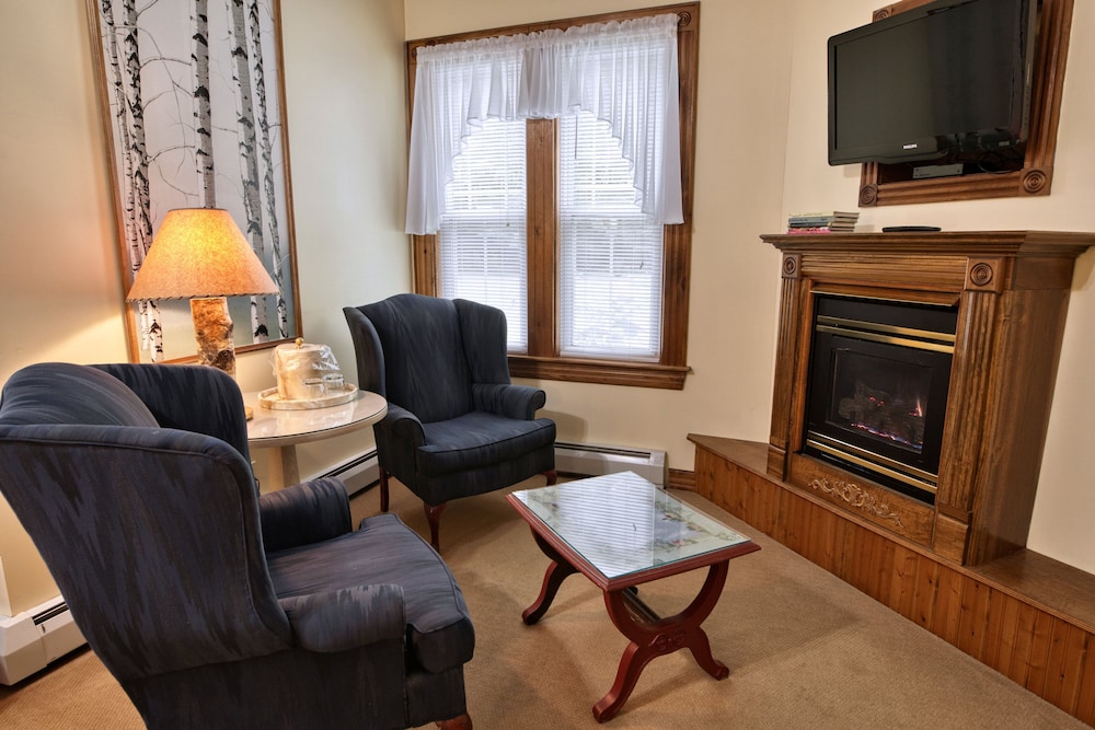 Rockwell Falls Inn and Wine Bar - photo 40