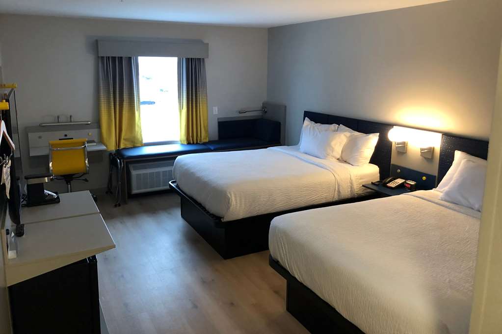 Microtel Inn & Suites by Wyndham Hot Springs - photo 14
