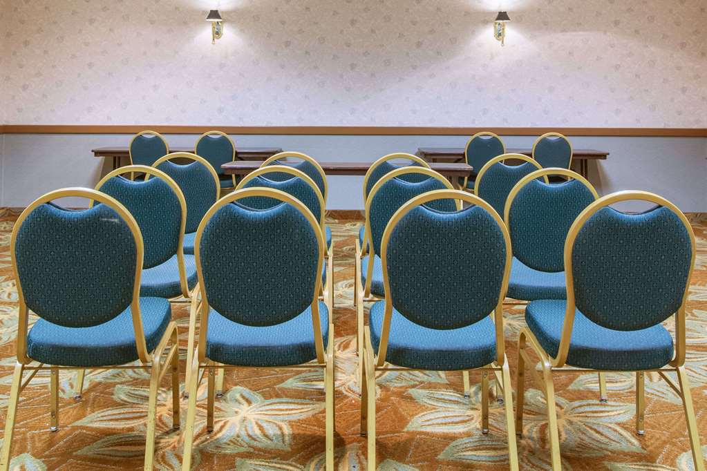 Days Inn by Wyndham Canastota Verona - photo 27