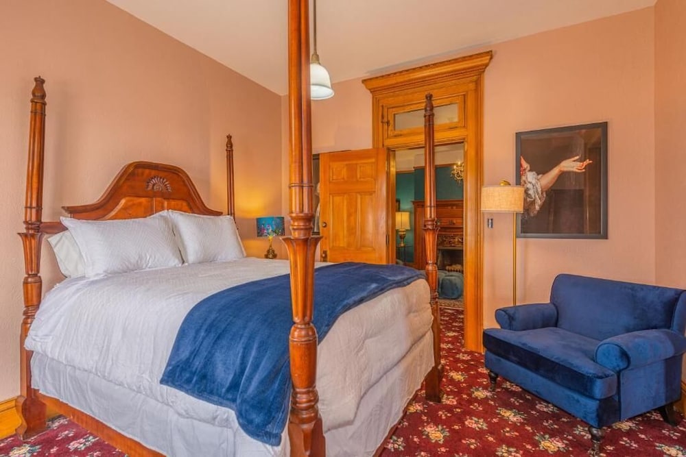 Orman Mansion Pueblo's Most Luxurious Stay - photo 7