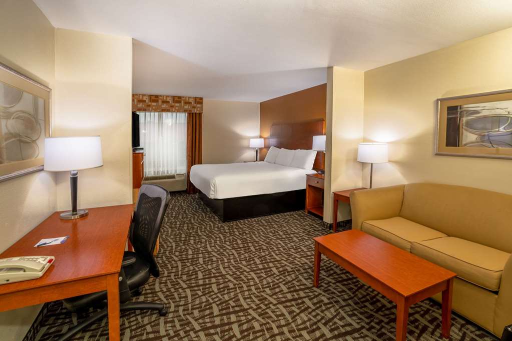 Baymont by Wyndham Savannah South - photo 28