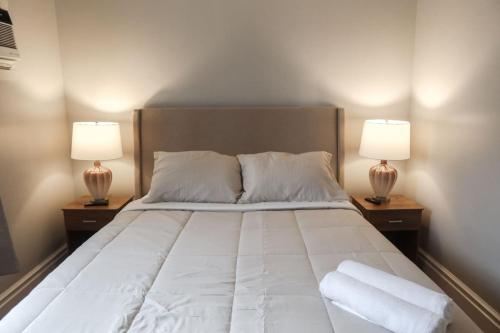 Cozy 2BR 5min to NYC Train and 10min to Seton Hall — 4-Star Luxury Hotel in West Orange, United States