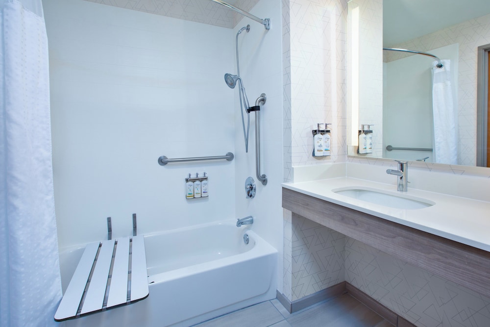 Holiday Inn Express & Suites Buffalo by IHG - photo 27