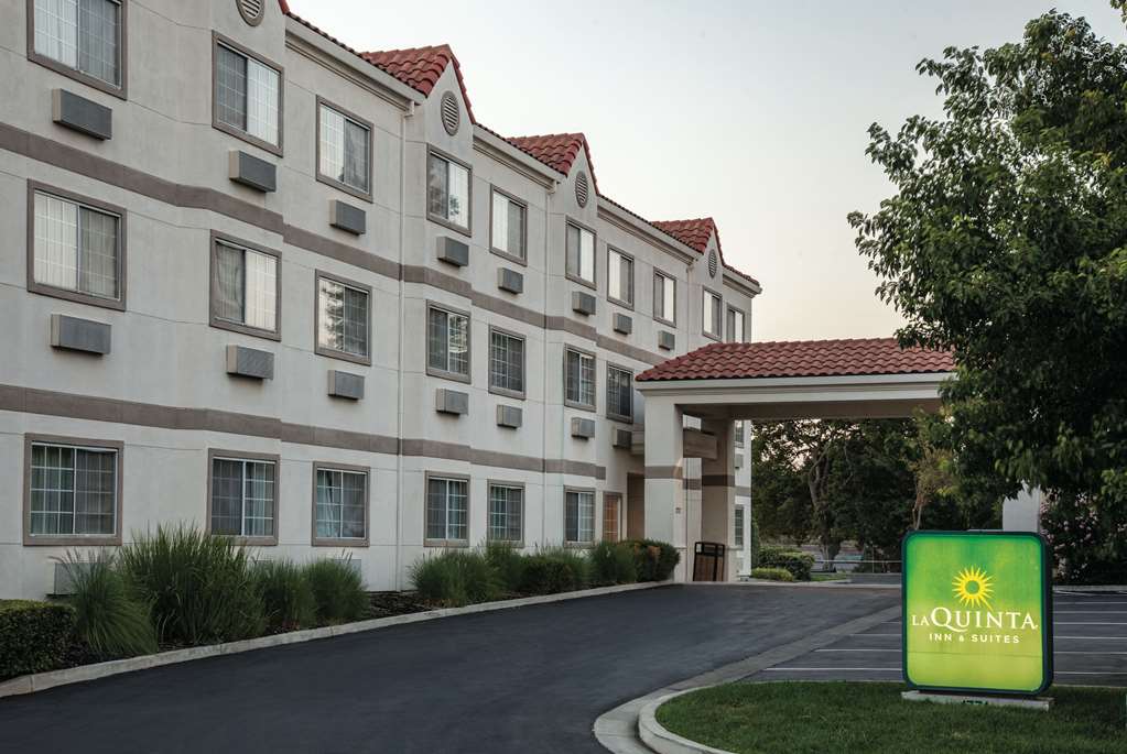 La Quinta Inn & Suites by Wyndham Davis - photo 2